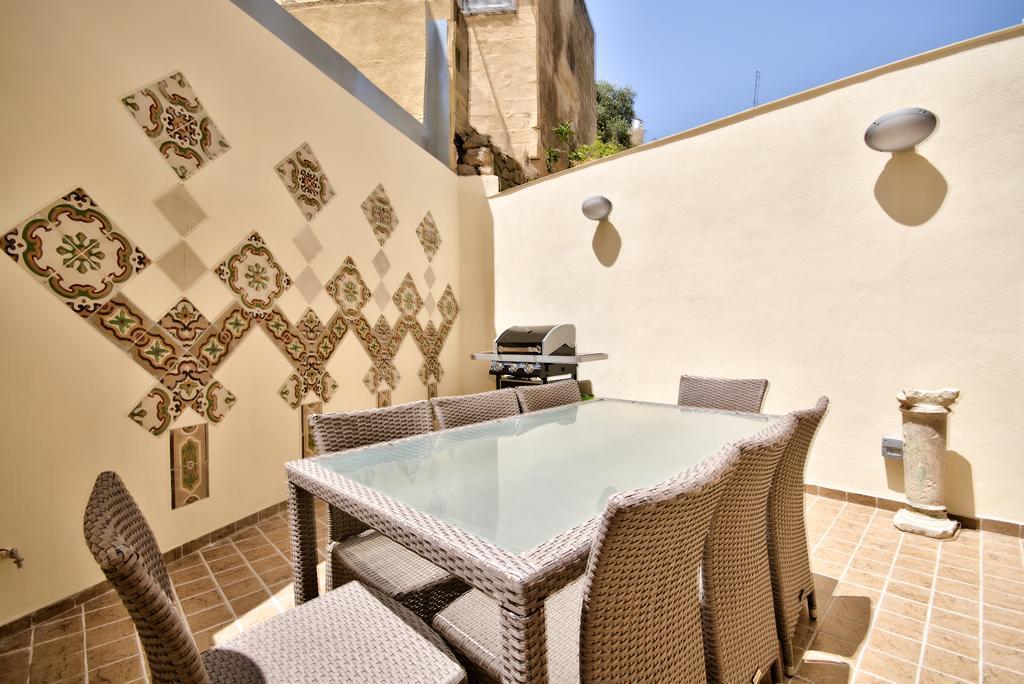 Amazing 4-Bedroom Sliema Town House With Jacuzzi 외부 사진